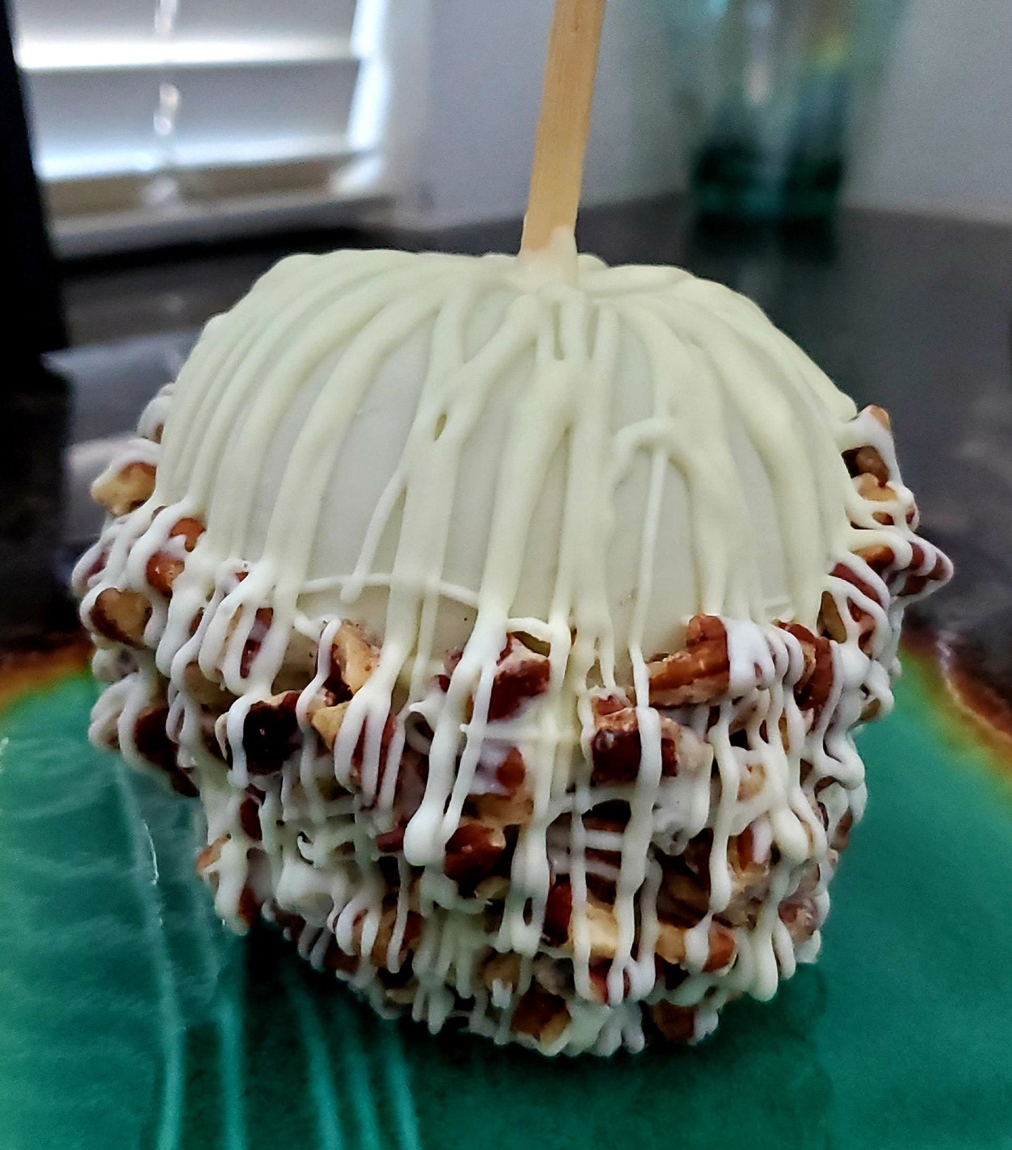 Dipped Apples With or Without Toppings
